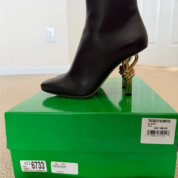 Bottega Veneta Black Boots with Gold Knot Heel in 41 - Picture 3 of 7